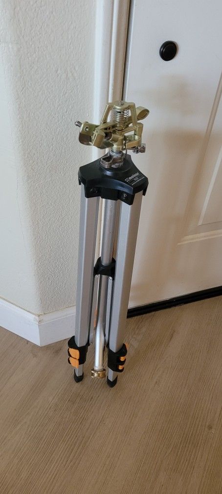 Metal Pulsating Sprinkler with Tripod