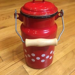 Vintage Style Enameled Container With Lid, 1L