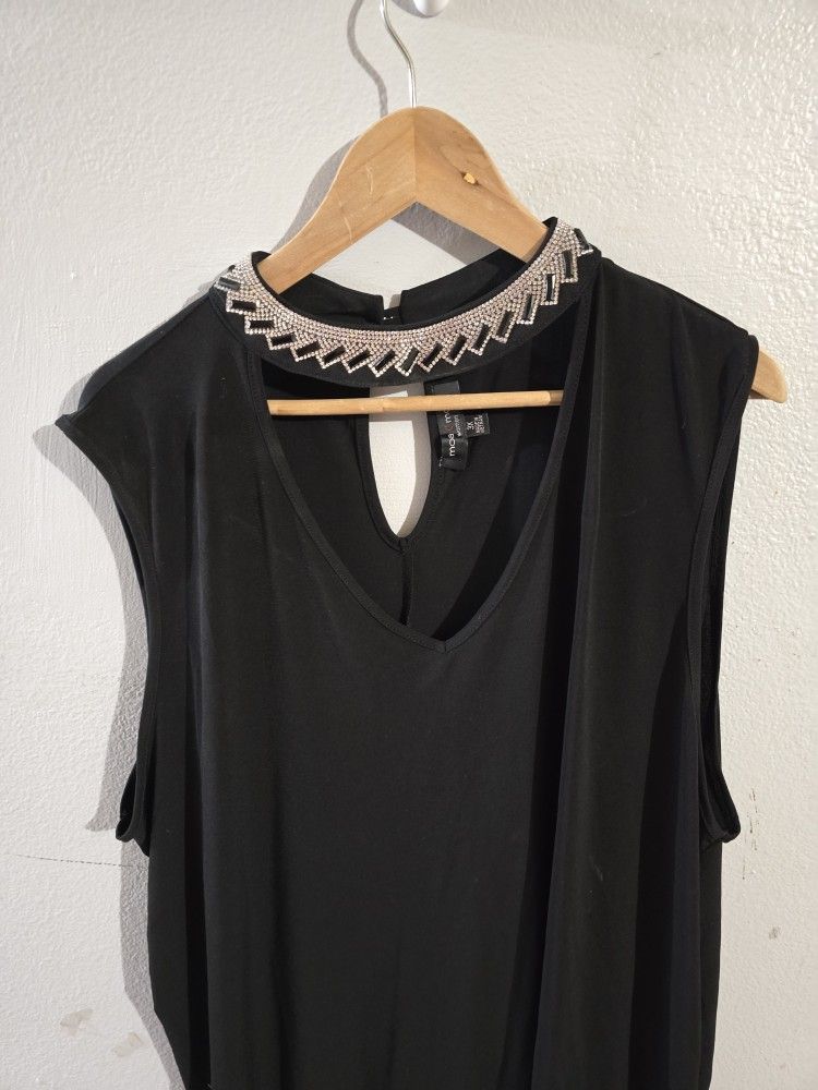 NEW PLUS SIZE SLEEVELESS BLACK BLOUSE