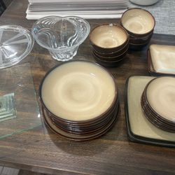  Plates And Serving Dishes 