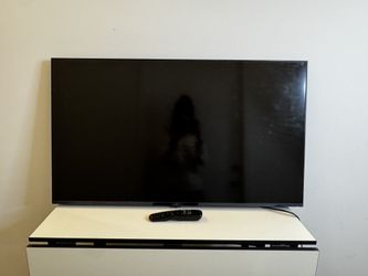 Title: LG 43” 4K UHD Smart TV (43UR8000AUA) + Wall Mount + Original Remote