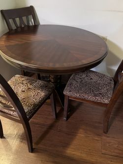 Kitchen Table With 5 Chairs