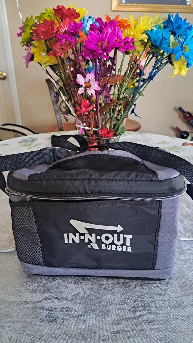 ***In N Out Burger Insulated Lunch Bag ***