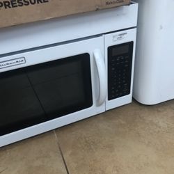 Kitchen Aid Microwave  Pven 