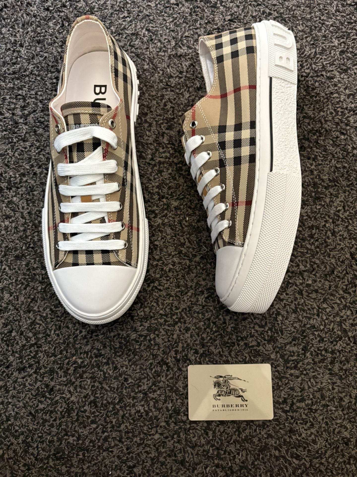 Burberry Sneakers