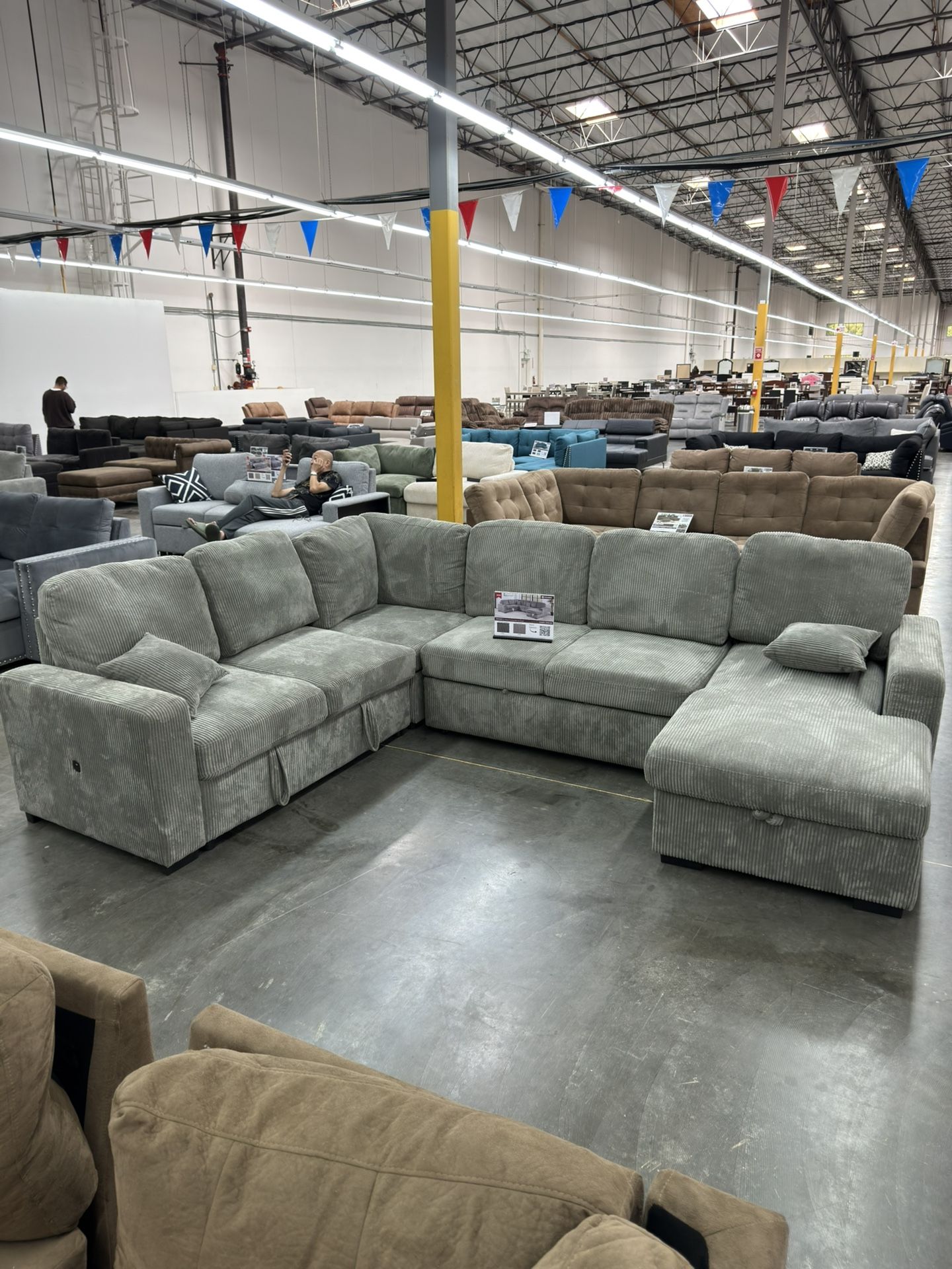 BRAND NEW U SHAPED SECTIONAL SLEEPER SOFA COUCH (NEW IN BOX 📦)