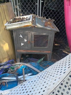 Robert hatch chicken hutch