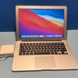 MacBook Air (13-inch 2013 ) Core I5 , Memory 4 Gb Ram , Storage 256SSD Comes With Charger 
