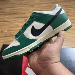 NIKE DUNKS GREEN LOTTERY 