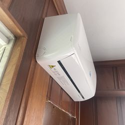 Mini Split Air Conditioning Unit