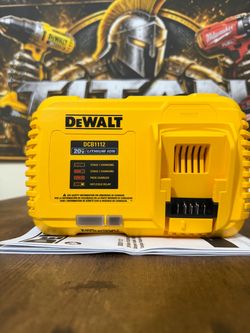 Cargador Original DEWALT DCB1112 20V MAX - Carga Rápida 12V/20V Nuevo