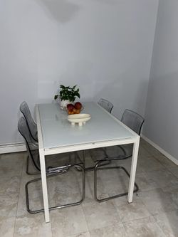 Table and chair set