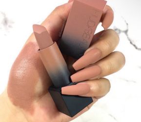 HUDA BEAUTY LIPSTICK STAYCATION