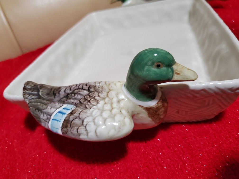 Fitz And Floyd 2 Quart Casserole Dish