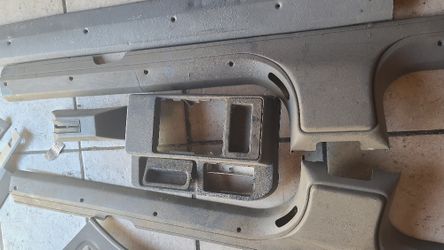 1996 jeep xherokee sport 4 door , missing left and right rear wheel well covers