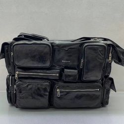 Balenciaga Superbusy Large Sling Bag Black