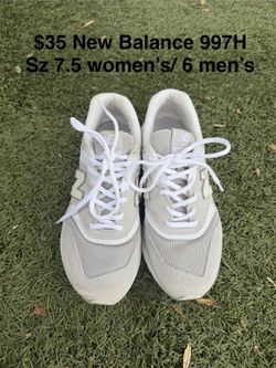 New balance shoes (excellent condition view pictures)