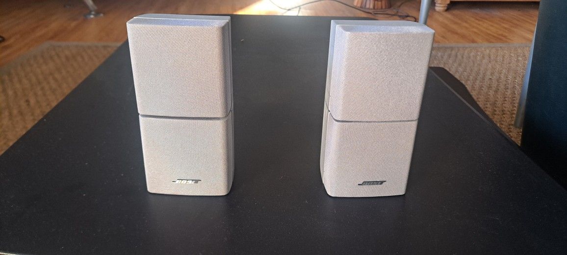 Bose Double Cube Swivel Speakers With Wall Mounts. Make me an Offer!