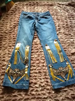 Ladies Embellished Jeans...Size 6 Reg