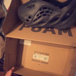 Yezzy Foam Runners 