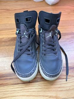 Kid’s Jordan Sneakers Size 6Y