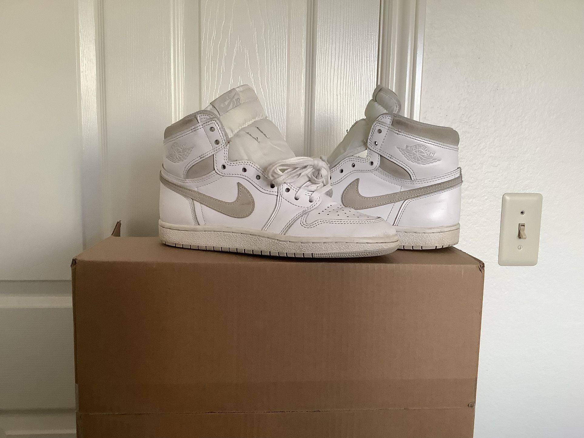 USED Mens Sz 7/Wmns 8.5 Nike Air Jordan 1 High 85’ White/Neutral Grey 2021 BQ4422-100 Basketball Shoes **Located In Agoura Hills**