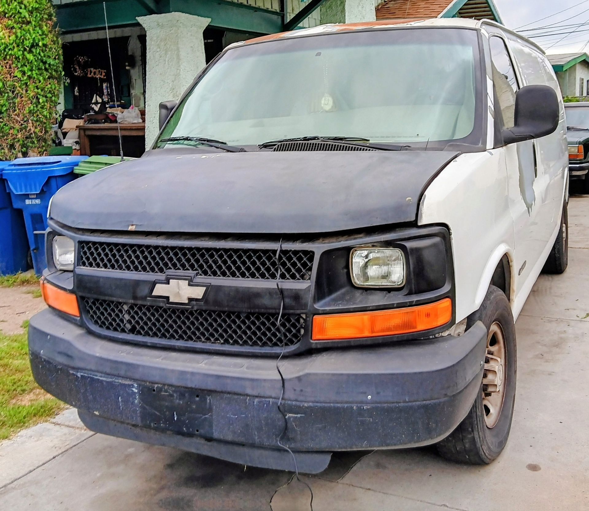 2003 GMC Safari Cargo