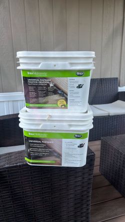 Trex universal fasteners for decking
