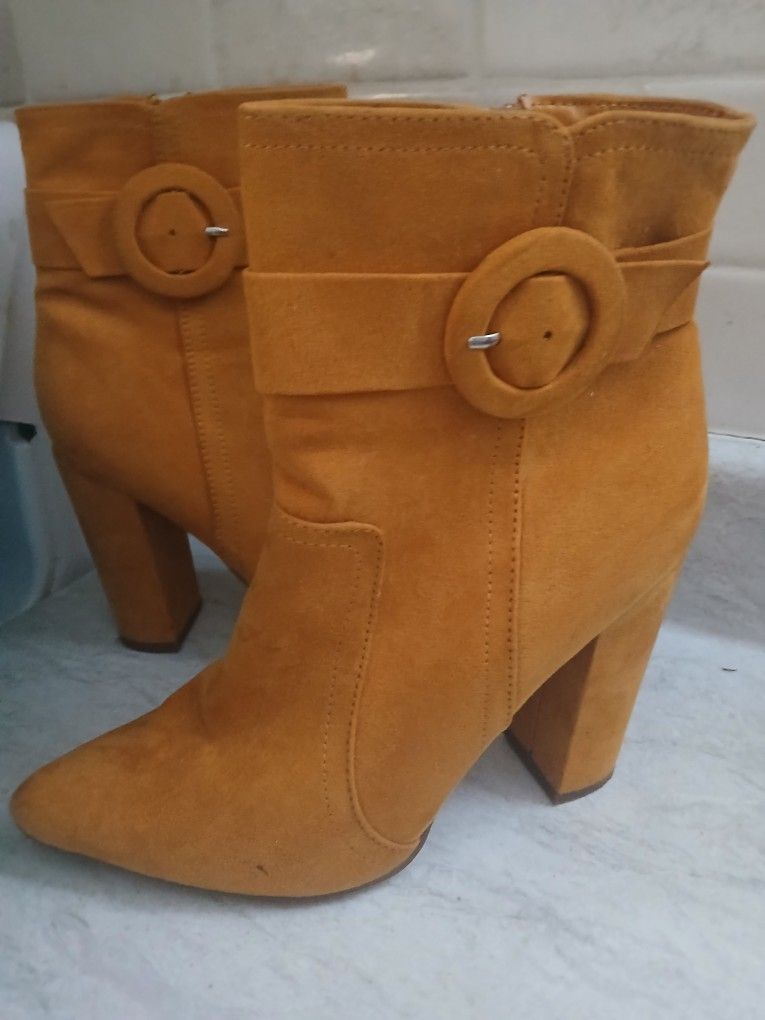 Boots Size 9