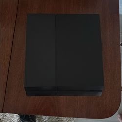 PS4 And PS4 Pro Bundle