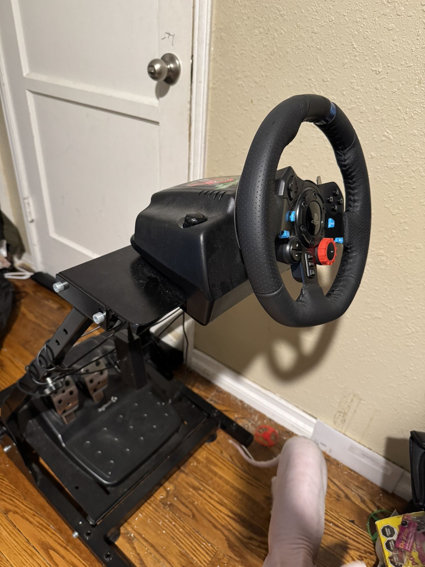G29 Racing wheel and pedals for Playstation