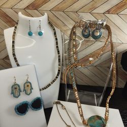 #1513 SOUTHWEST LOT OF 7 ITEMS, GREAT CONDITION
