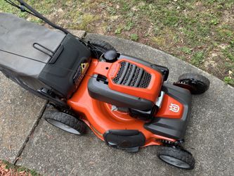 Husqvarna  Honda GCV160  Self Propelled Lawn Mower