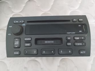 Cadillac CD Stereo Cassette 2000 & 2001 Seville & DeVille
