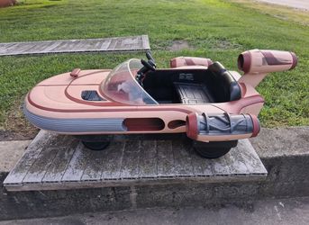Star Wars Luke Skywalker's Landspeeder 12V Ride-On by Radio Flyer