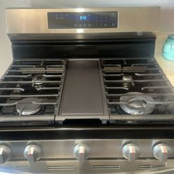 Fridge And Stove 
