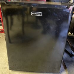 Emerson Mini Refrigerator 