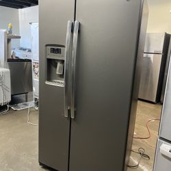 GE SLATE SIDE BY SIDE REFRIGERATOR WITH WATER/ICE 