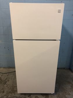 17 Cubic Foot White Refrigerator