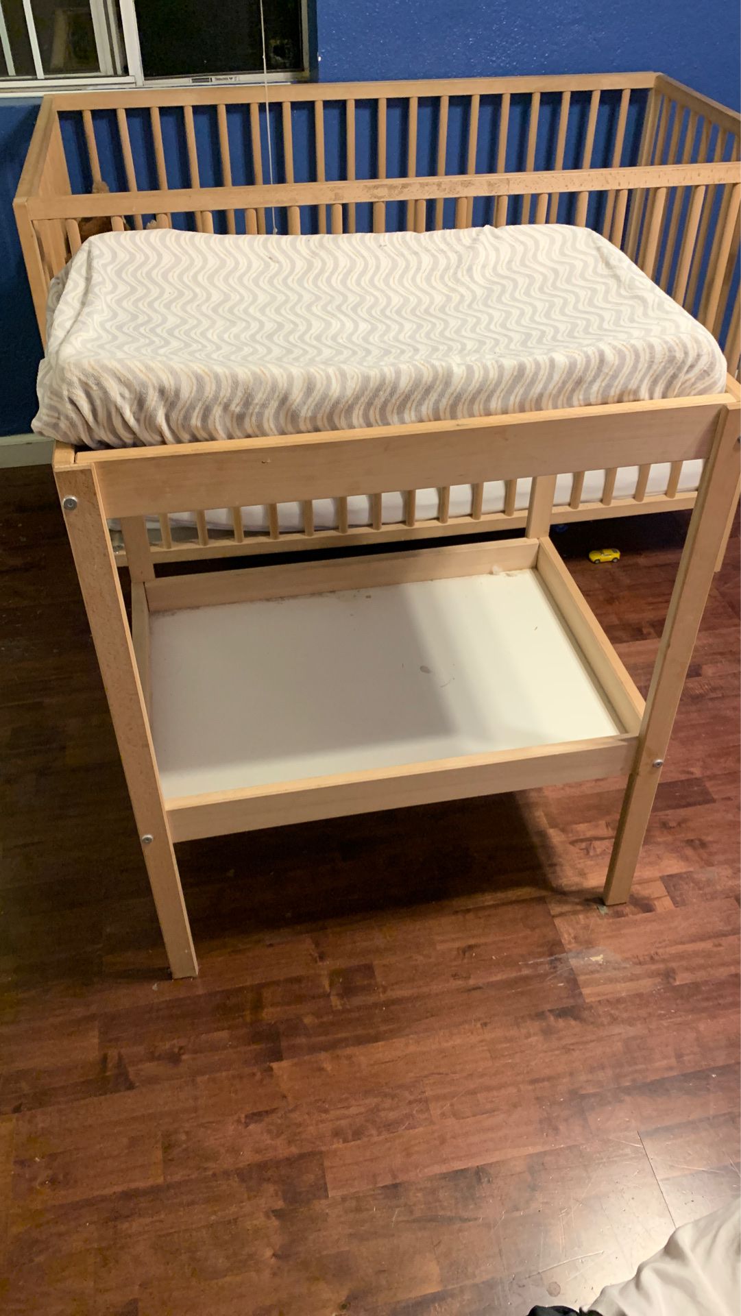 Free changing table