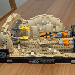 LEGO Star Wars Mos Espa Pod Racing Diorama Set 75380 - Complete