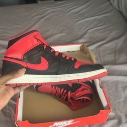 Jordan 1 Alternate Bred Mid Size 8.5