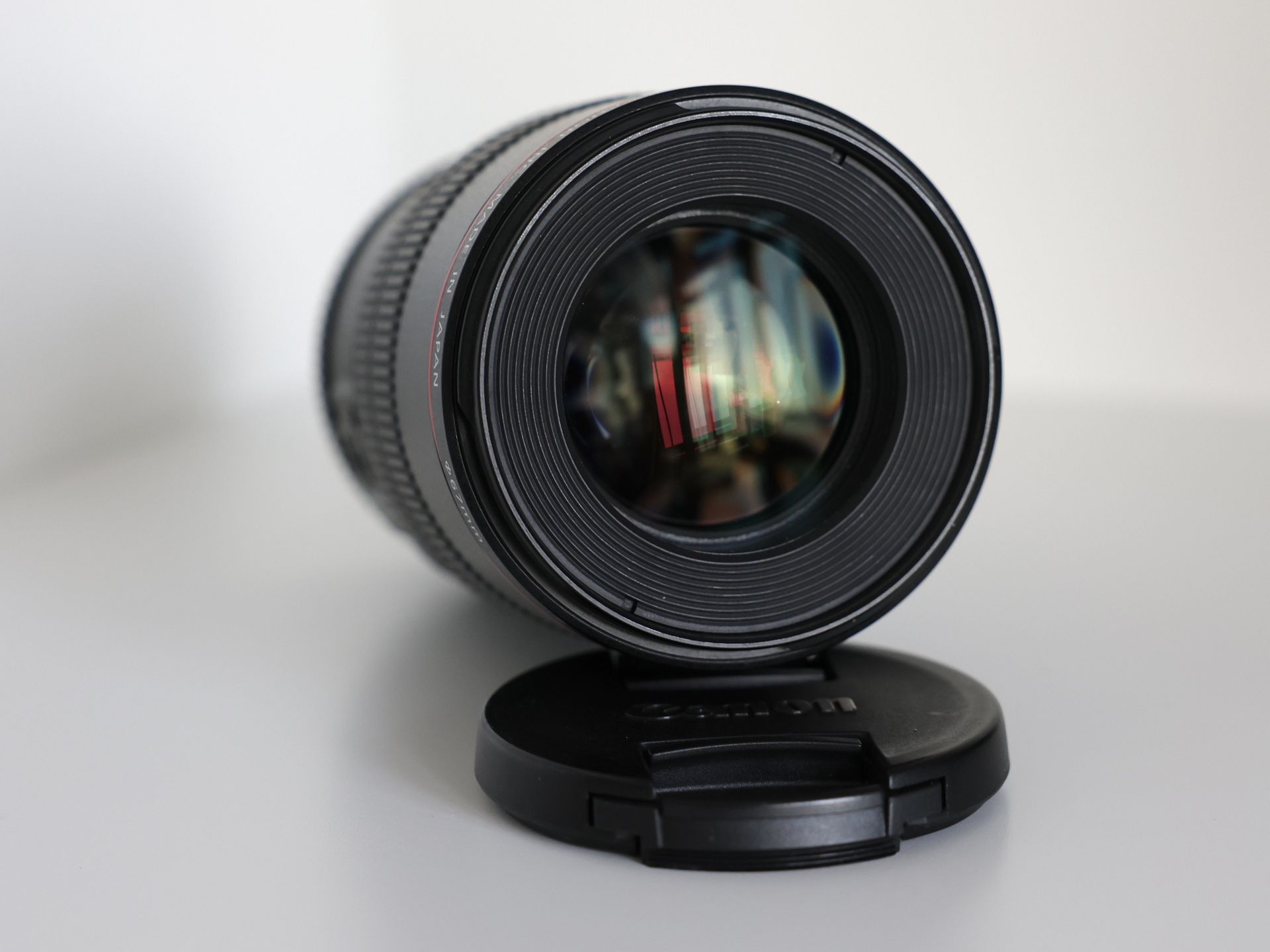 Canon Lens - EF 100mm f/2.8L Macro IS USM