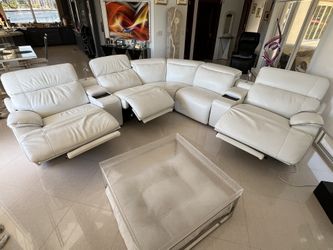 Italian Leather Living Room With Three Electric Recliners Almost New Bullet Year Ago Paid $$5500