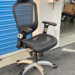 Very Nice Mesh Office Chair Only $100
