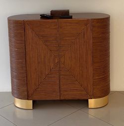 Bar/media cabinet