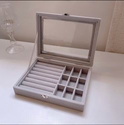 New Jewelry storage box