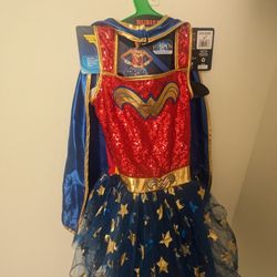 NEW Wonder Woman Kids 10-12 Medium Halloween Costume Cape Cuffs NEVER WORN