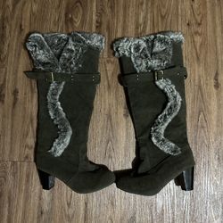 Women’s Knee-High Boots – Faux Fur Trim – Olive/Green – Heel Size 9
