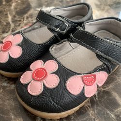 100% Leather Mary Jane Style Baby Shoes, Size 24 Mo